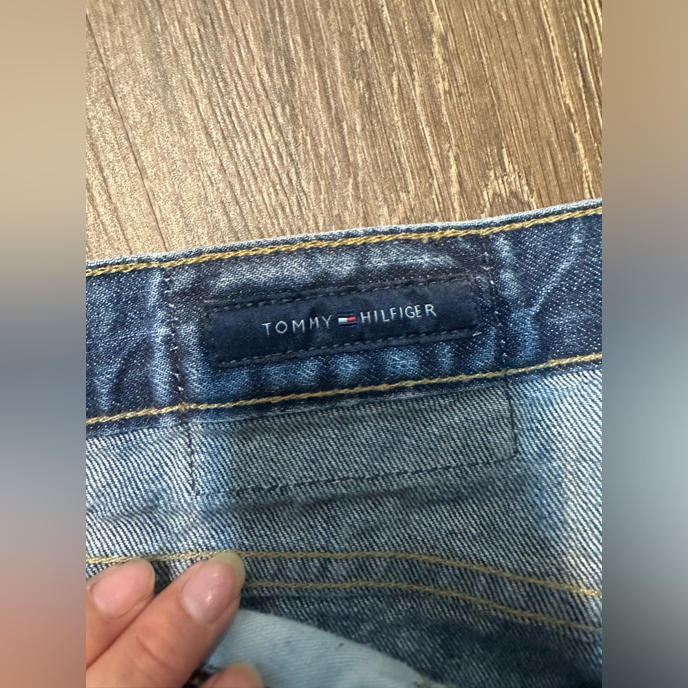 Vintage TOMMY HILFIGER Bootcut Jeans Men's
W33/L32 Fade Effect Whiskers Zip Fly - Picture 10 of 12